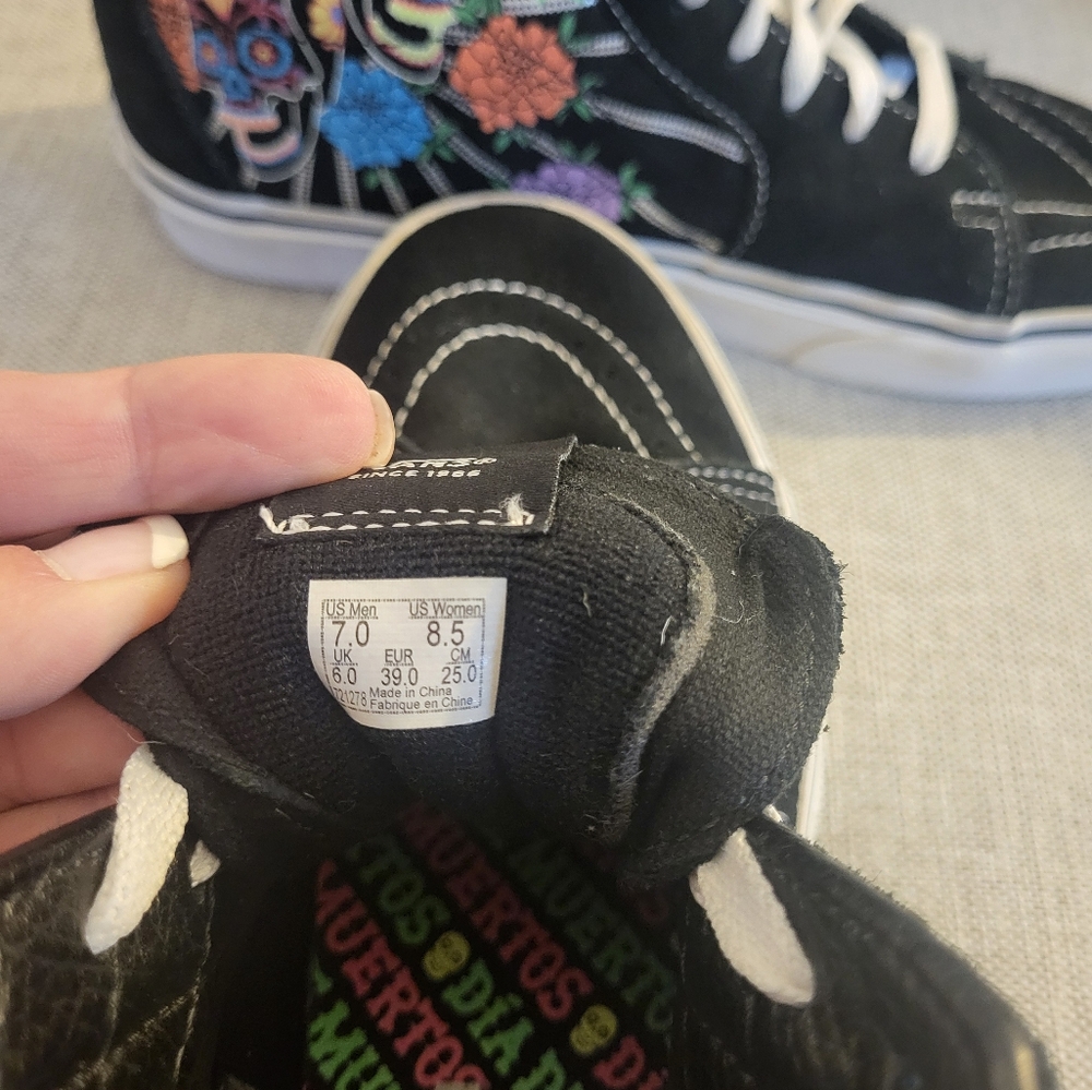 Vans Women's Black High-Top Day Of The Dead Sneakers Glow In the Dark - Picture 5 of 6